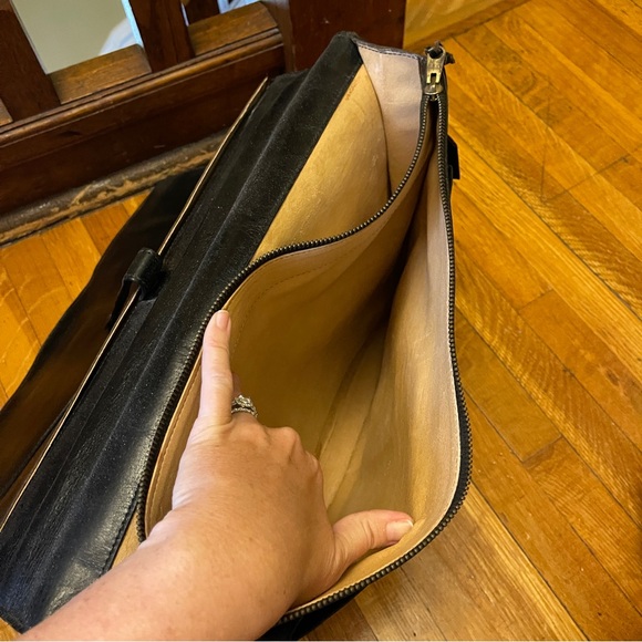 Leather briefcase - Picture 7 of 13